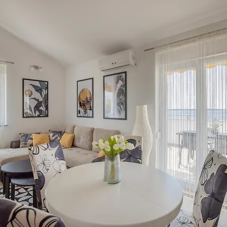 Chill 4 Real Sea View Апартаменты Мандре