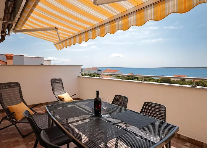 Апартаменты Chill 4 Real Sea View